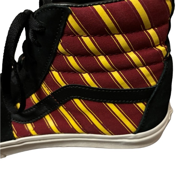 Vans Off the Wall High Top Harry Potter Gryffindor Sneakers. Size 10. - Picture 7 of 8